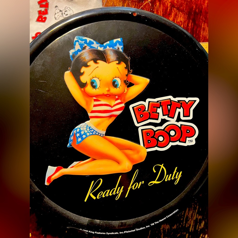 **VINTAGE** Round Betty Boop Tin Wall Decor